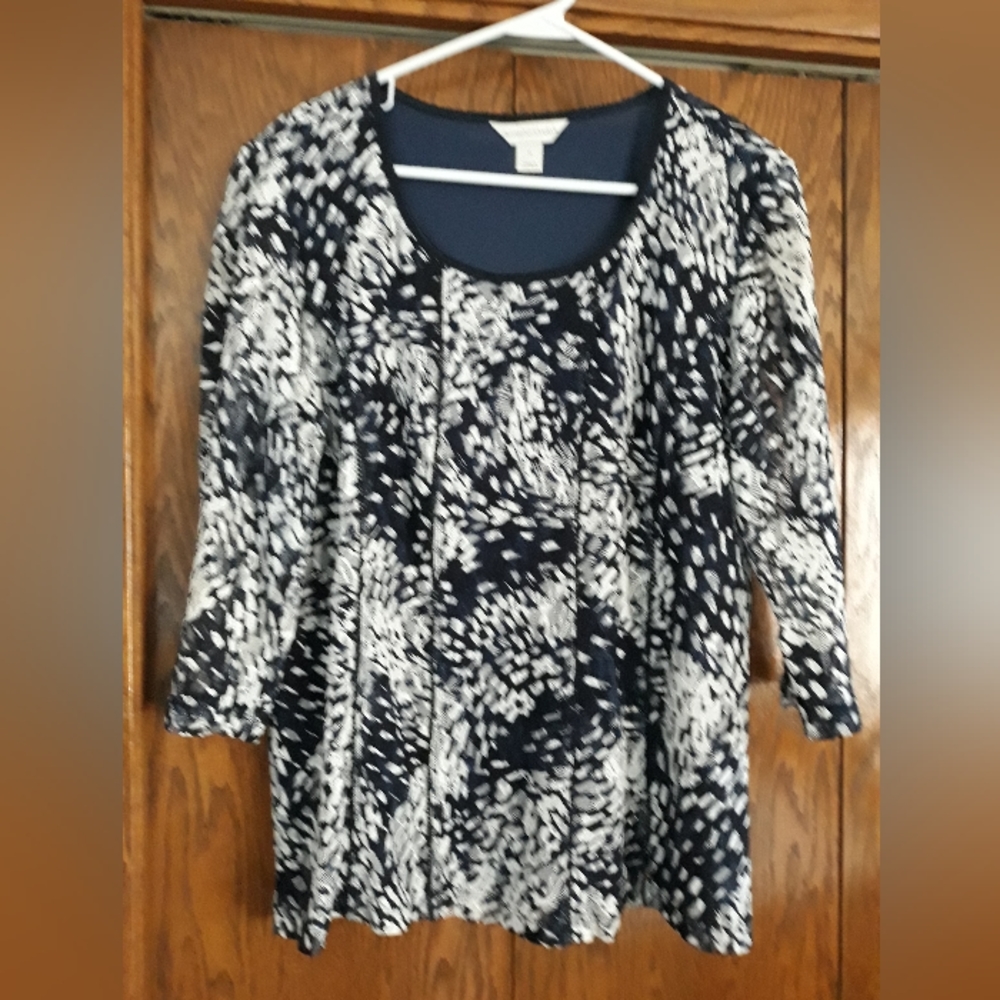 Christopher and Banks, Womens top